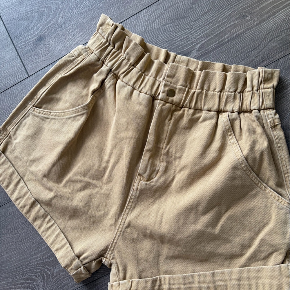 NWT (LIGHT TAN) Fenn short